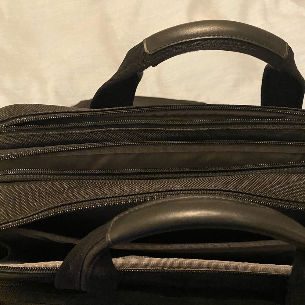 Briggs & Riley Travelware @Work Medium Clamshell - Picture 4 of 6